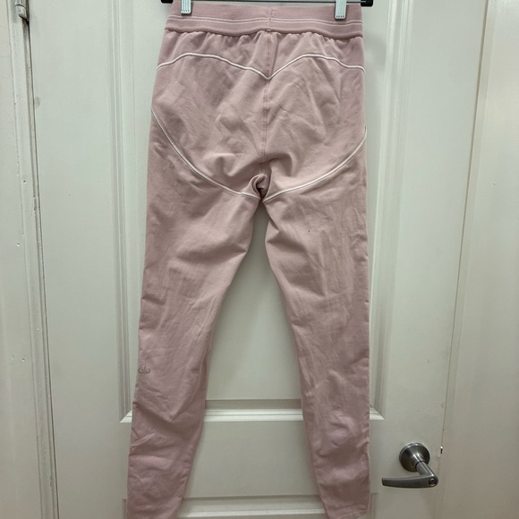 ALO Yoga Ballet Pink Airbrush Heart throb bra + high waisted leggings set - Picture 6 of 7